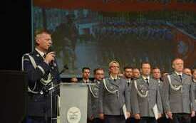 Nagrody dla funkcjonariuszy policji od Starosty Karkonoskiego  2