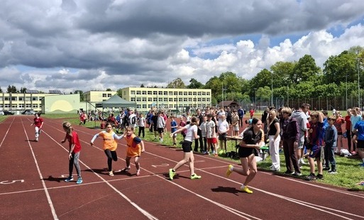 Zdjęcie do Powiatowe Igrzyska Dzieci w lekkoatletyce
