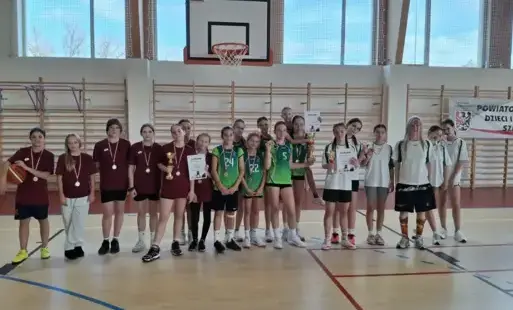 Zdjęcie do Powiatowe Igrzyska Dzieci w koszyk&oacute;wce dziewcząt